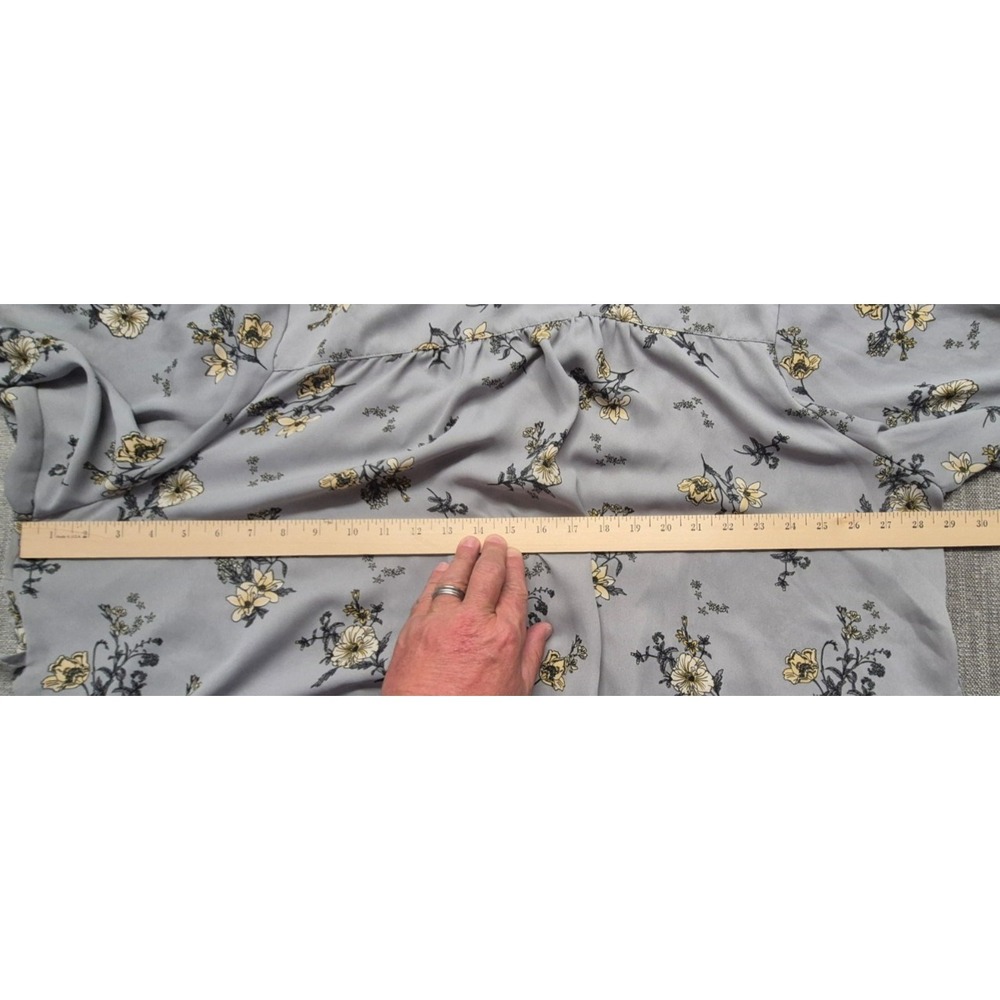 Torrid women's gray floral Georgette Hi-Lo tunic blouse boho shirt sz. 4 pockets - Picture 13 of 13